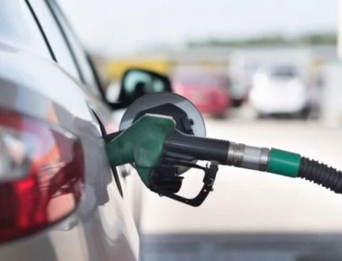 Φορολογικές παραβάσεις: Το ένα στα 2 πρατήρια παρανομεί